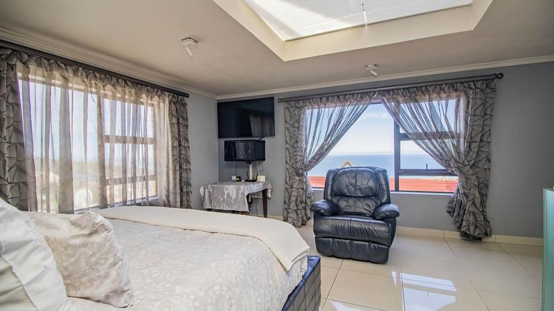 6 Bedroom Property for Sale in Dana Bay Western Cape